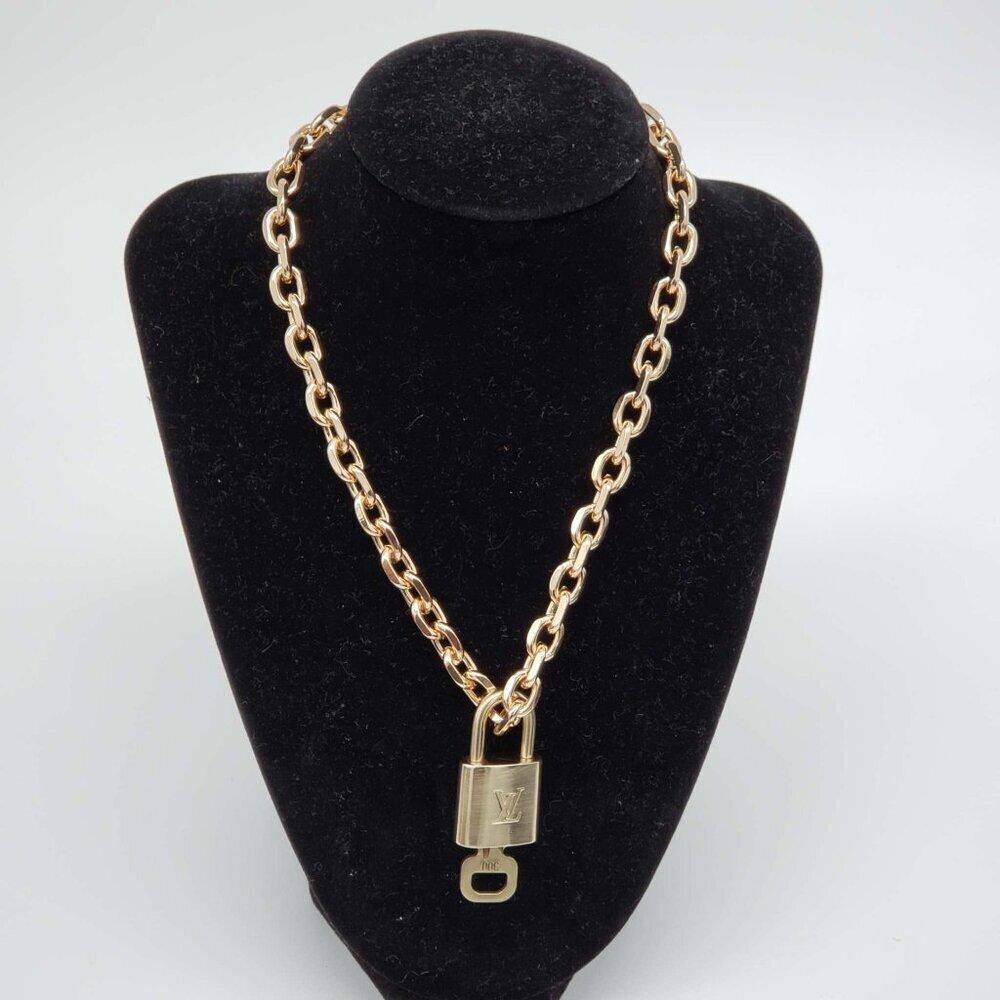 Authentic Louis Vuitton Lock & Key w/Unbranded Gold Plated Chain Necklace 120325